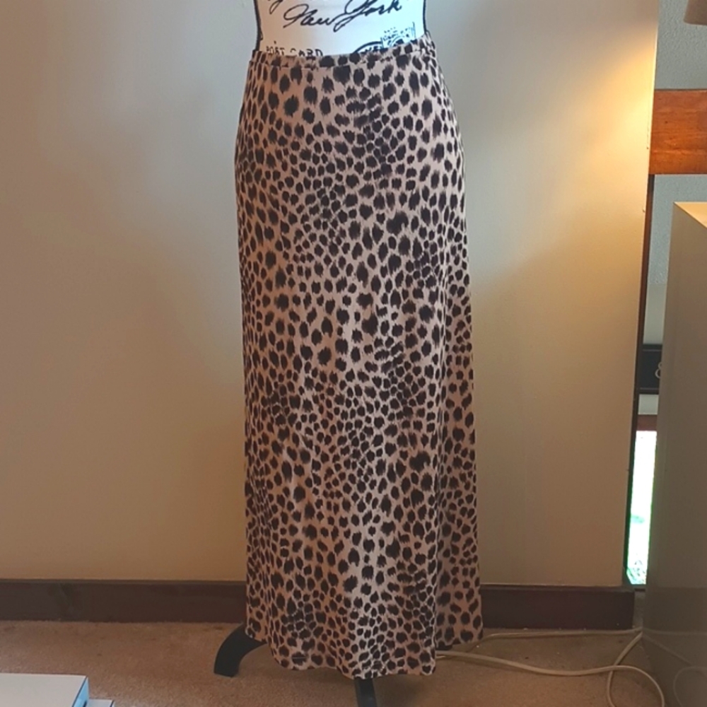 Josephine Chaus Long Cheetah Print Skirt